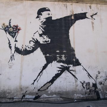 Banksy remains anonymous | Artist wins trademark case with EU