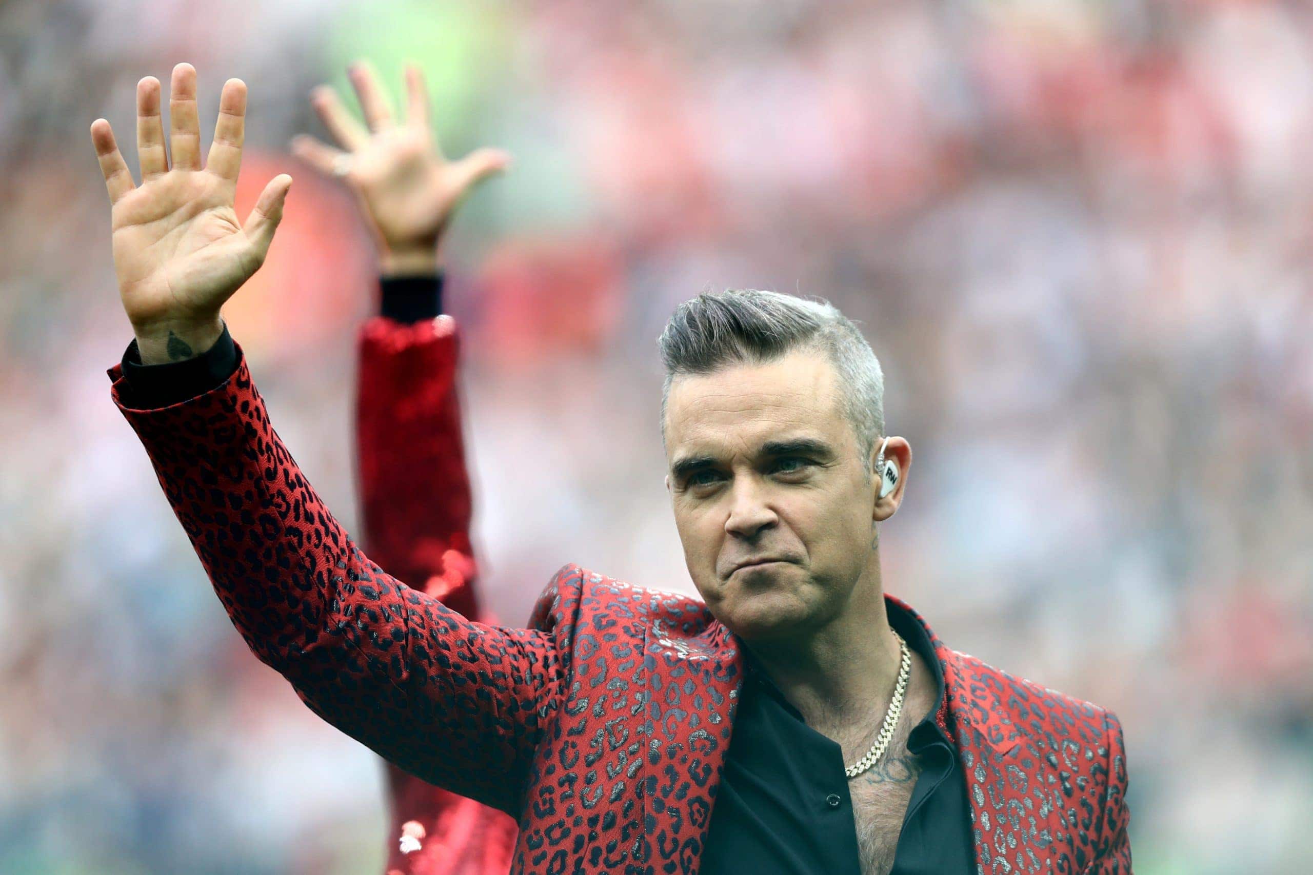 Robbie Williams Waving