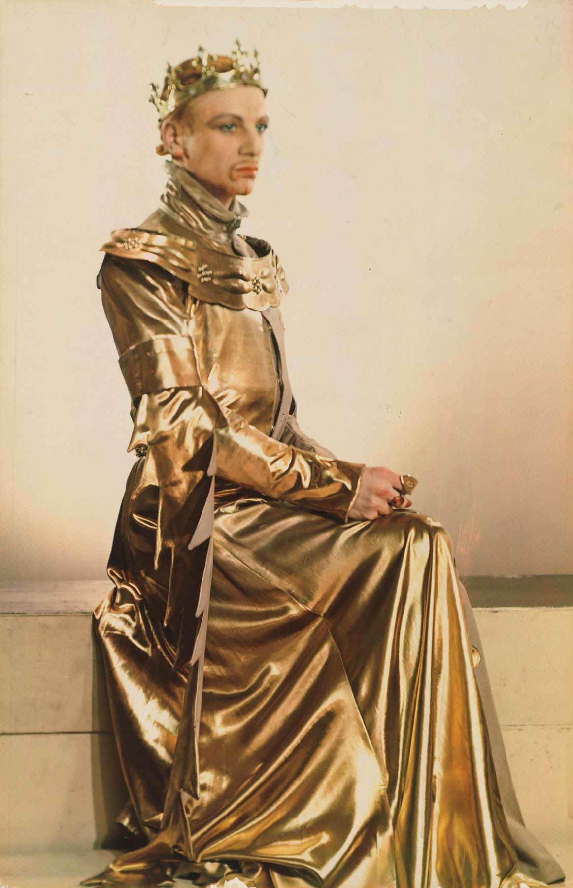 John Gielgud as Richard II in Richard of Bordeaux by Yevonde (1933), given by the photographer, 1971 © National Portrait Gallery, London