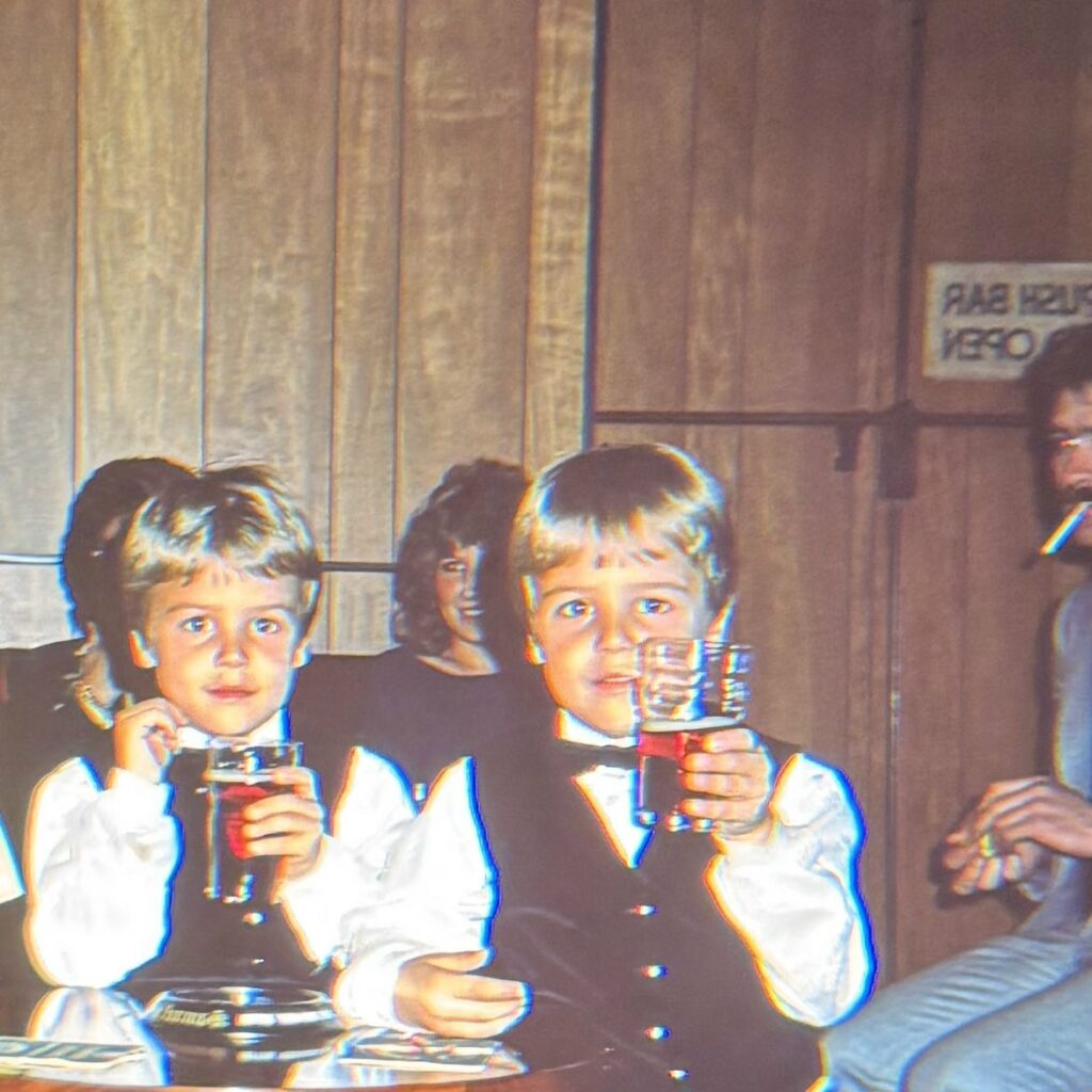 Twins Gary and Ryan of The Cribs