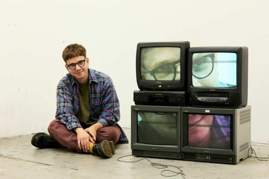 Sean Solomon press image promoting Finish Line single