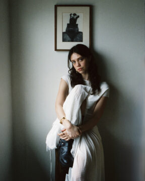 Matilda Mann press photo promoting Kismet album and The Fig Tree single
