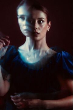 Grace Cummings, press photo for new single 'Fake'