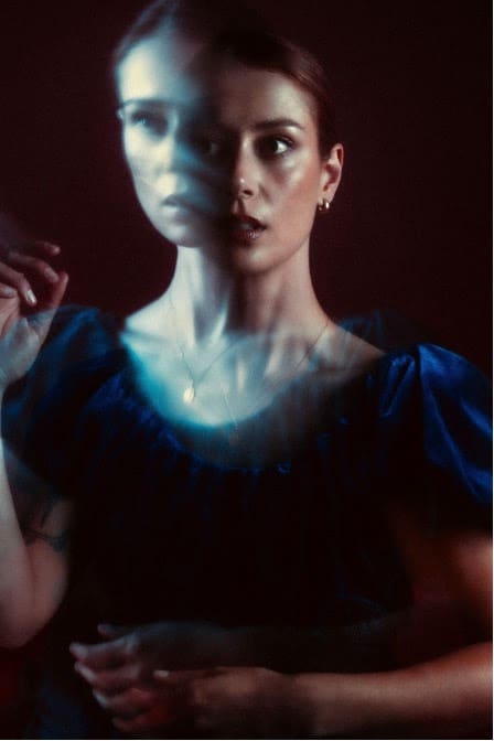 Grace Cummings, press photo for new single 'Fake'