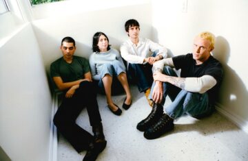 Jawdropped press photo by Julien Sage, 2026